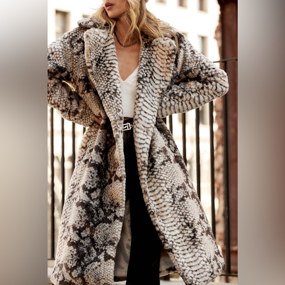 ISO 🚩 12TH TRIBE VIVIENNE GREY SNAKE PRINT FAUX FUR JACKET - NOT FOR SALE